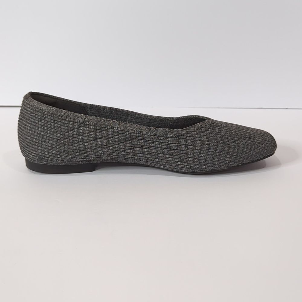 Women's Gray Ribbed Slip-On Flats - Picture 9 of 10